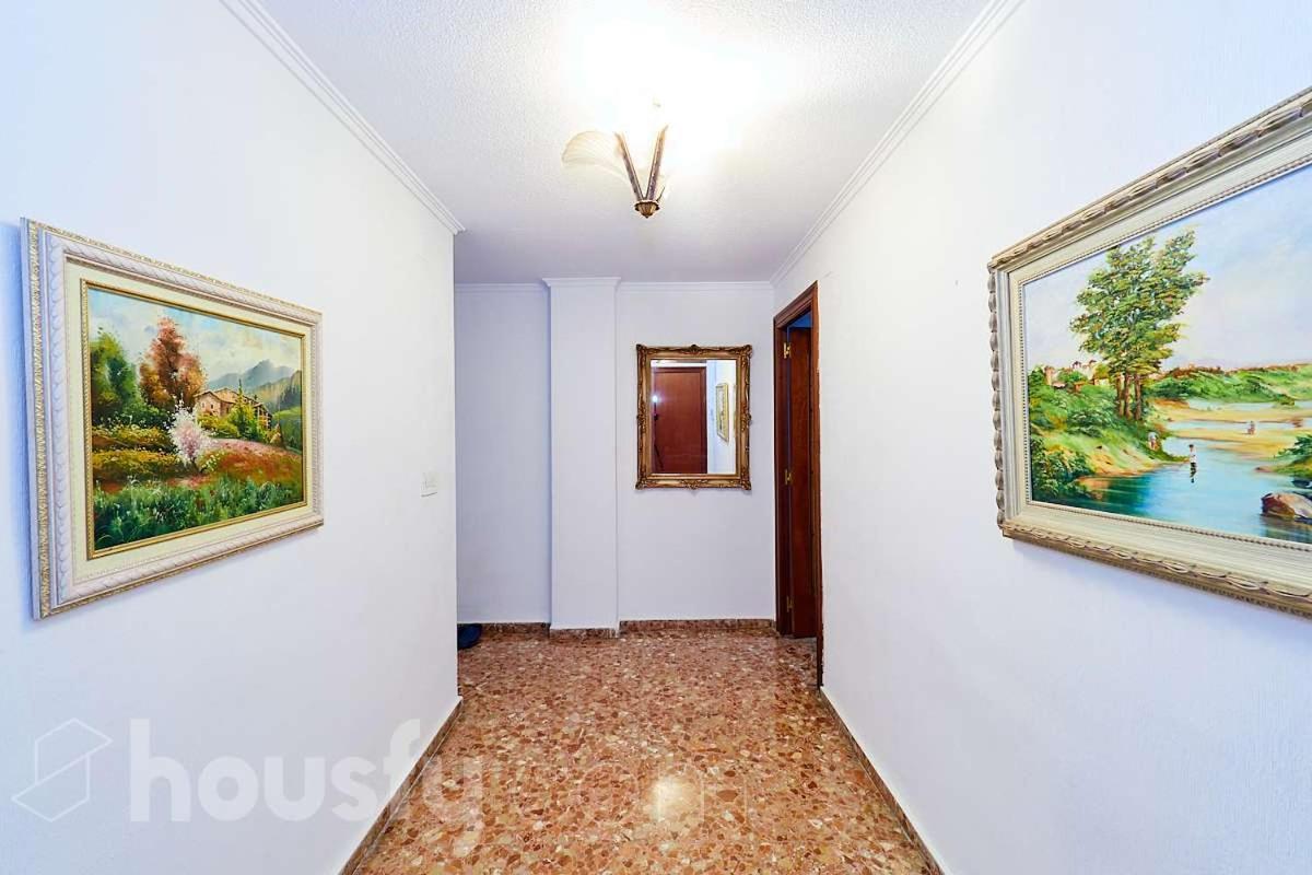 Classic Bedroom In The Center Of Alicante Exterior photo